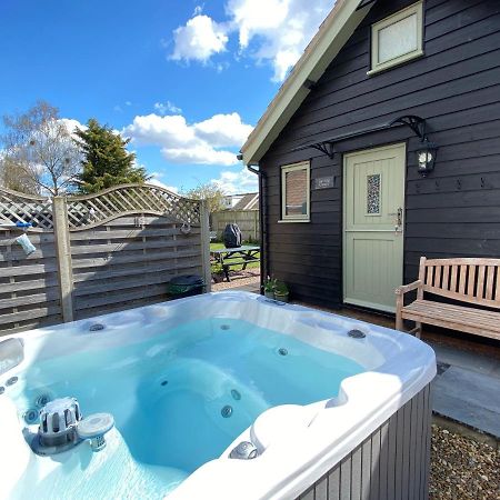 הוילה Bawdeswell Saving Grace With Private Hot Tub מראה חיצוני תמונה