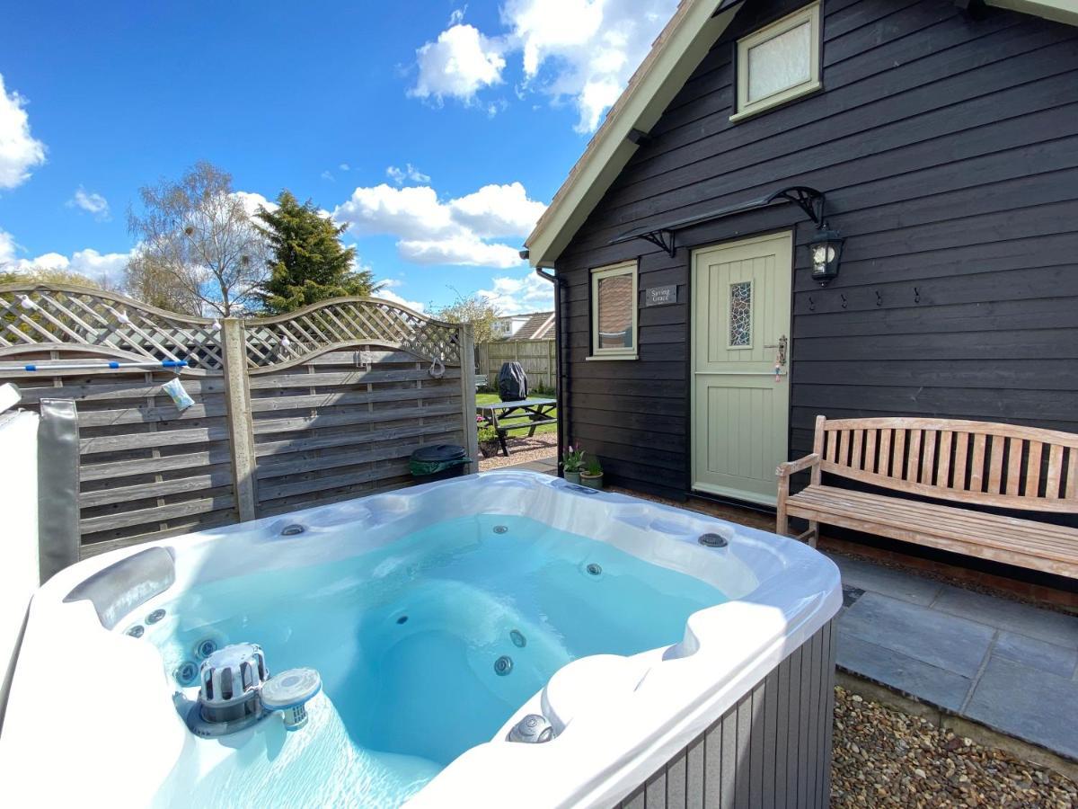 הוילה Bawdeswell Saving Grace With Private Hot Tub מראה חיצוני תמונה