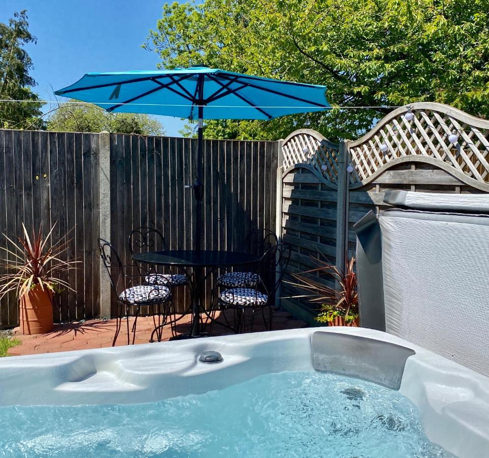 הוילה Bawdeswell Saving Grace With Private Hot Tub מראה חיצוני תמונה