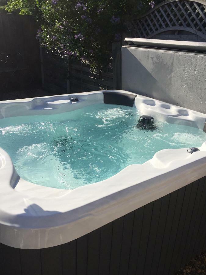 הוילה Bawdeswell Saving Grace With Private Hot Tub מראה חיצוני תמונה