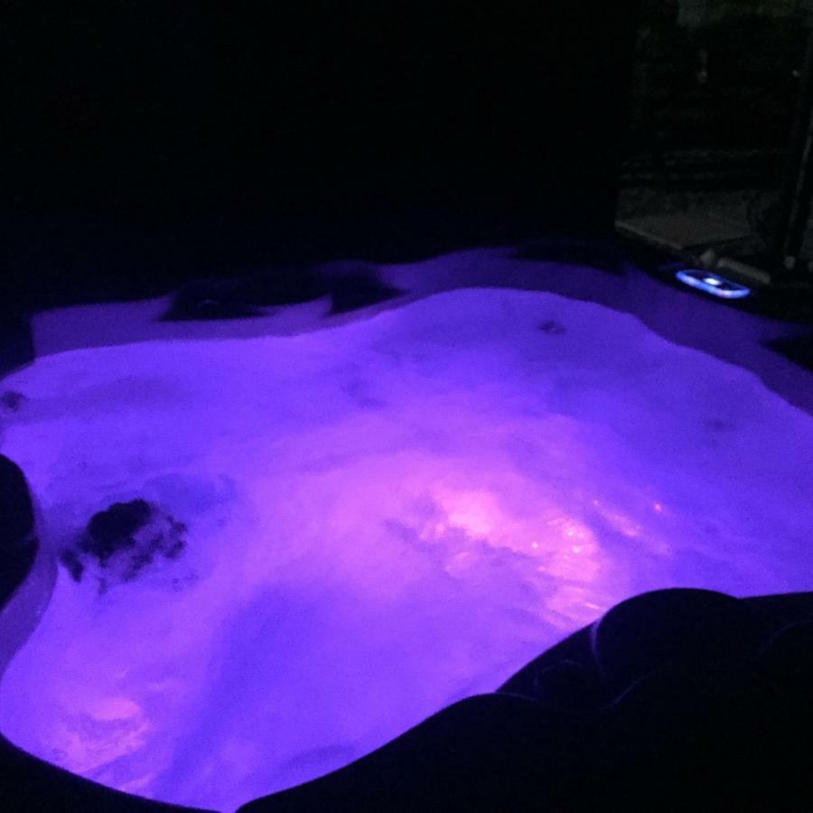הוילה Bawdeswell Saving Grace With Private Hot Tub מראה חיצוני תמונה